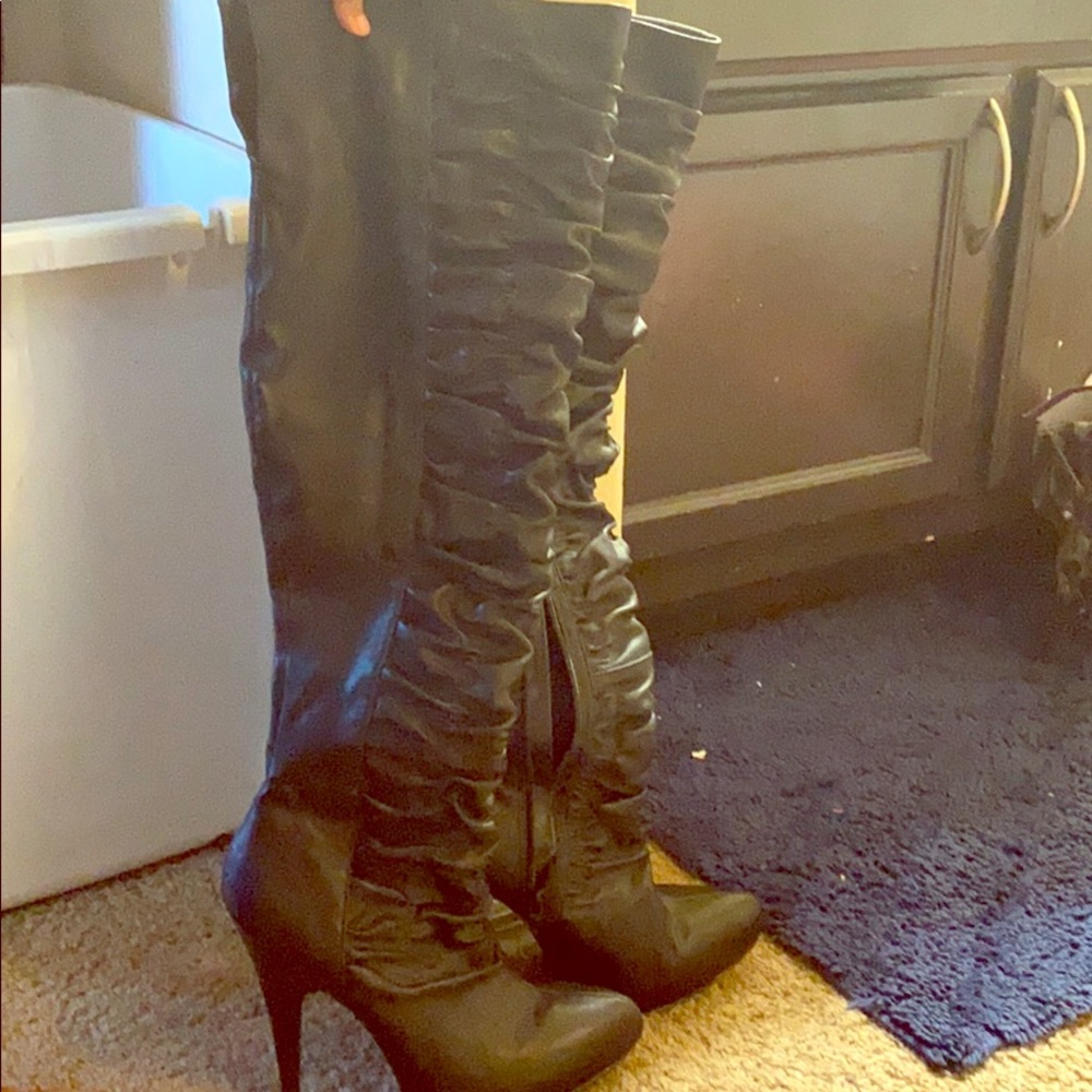 Carlos Santana Knee High boots